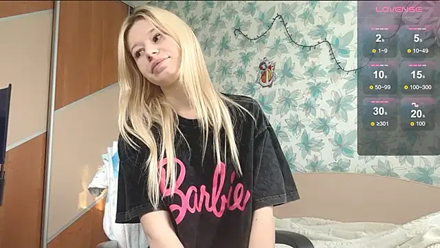 Barbie_Blondie webcam