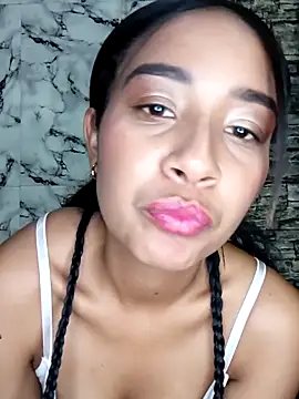 Webcam Model (Diana_Pa)  is live.Free join now!