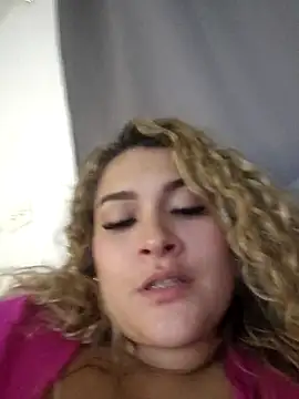 Sara_smiiith211 webcam