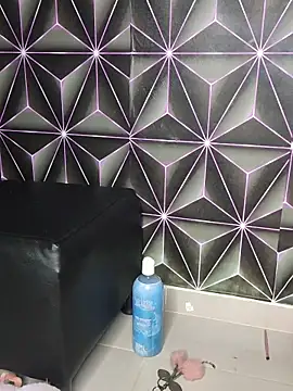 Webcam Model (Megann_9)  is live.Free join now!