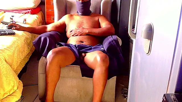 CharlesBlk-79 webcam