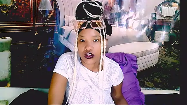 EroticSexyPrada webcam