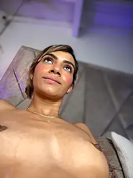 SweetTroubleXXX webcam