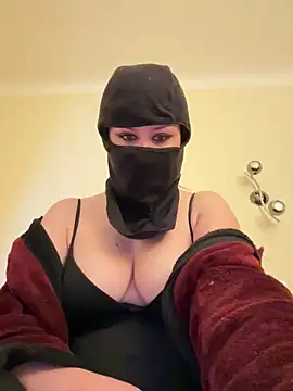 francaiselili - FrancaiseLili's free webcam - UK Sex Cams