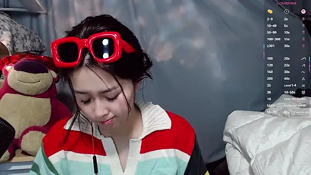 xueli1902 - XueLi1902's free webcam - UK Sex Cams