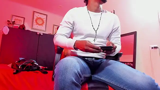 AlejoKhalifa_ webcam