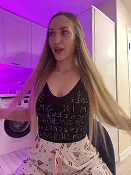 Best_Blondie1 webcam