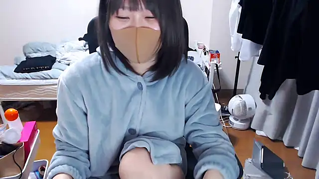 izumi__123 (Ask my age) - ★★グルチャ８コイン★★