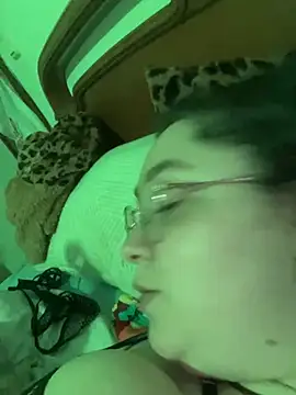 Webcam Model (_maracr19_)  is live.Free join now!