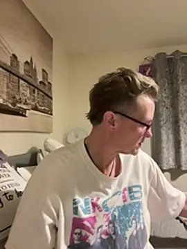 curvy-jinx (F mature) - Toy control 10 mins