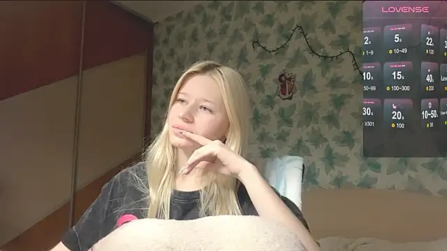 Barbie_Blondie webcam