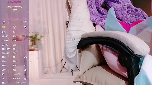 fortune_xiao (F young) - 超透无内黑丝下蹲20个