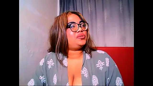 Indian_Lola00 webcam