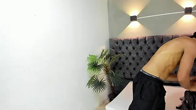 larry_vito (M young) - COCK HARD🥵