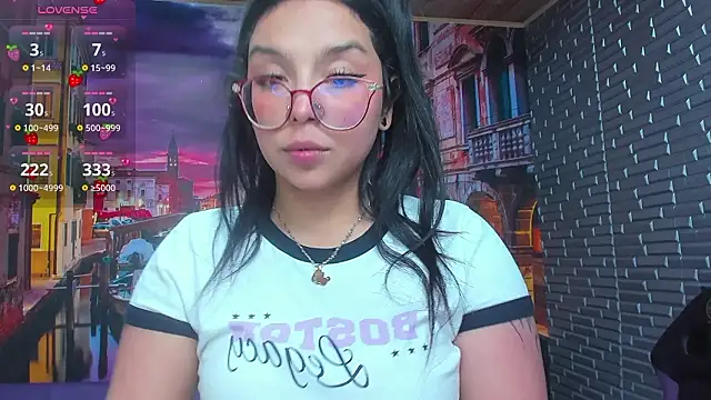 Small_naughty_ webcam