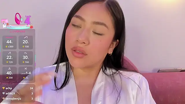 nicolle_pierce - Nicolle_pierce's free webcam - UK Sex Cams