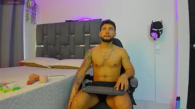 noah_corvelle webcam