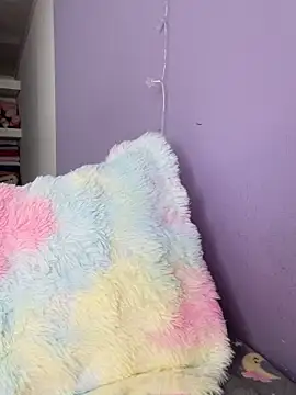 marianahb-e (F young) - Flash boobs