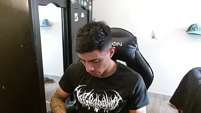 kv___xxx_ - Kv___xxx_'s free webcam - UK Sex Cams