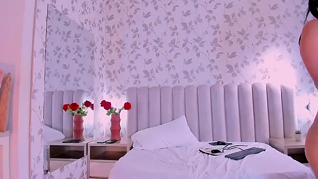 Lizz_and_Kush webcam