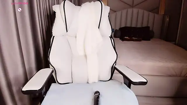 girl__funny (Ask my age) - tease me_ make me wet:tongue::behind: