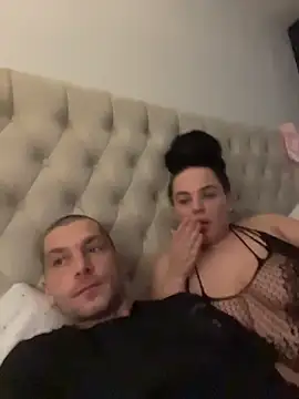 Kinkycouple142 webcam