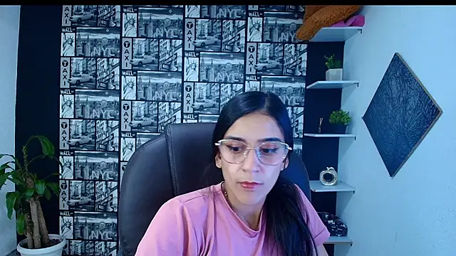 DanielaMonroe webcam