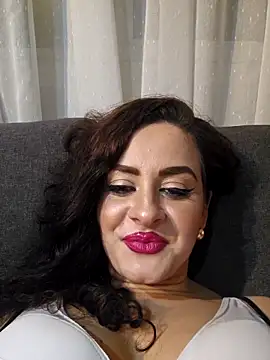 WatchTheQUEEnConQuer88 webcam