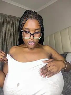 Webcam Model (Bustygoddess32)  is live.Free join now!