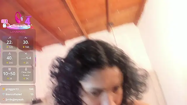 lyrafrost5 - LyraFrost5's free webcam - UK Sex Cams