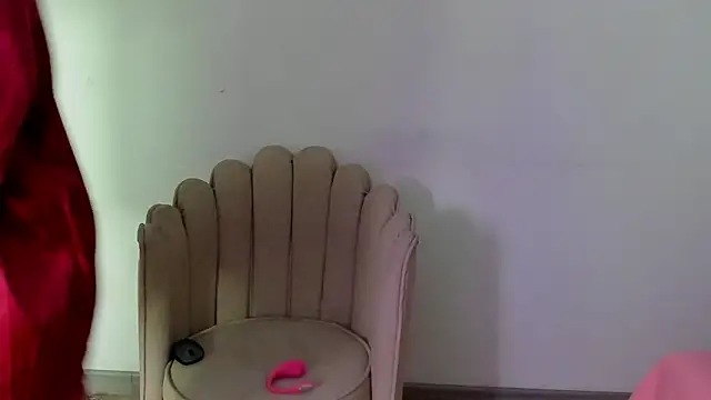 skinnygirl_28 - SkinnyGirl_28's free webcam - UK Sex Cams