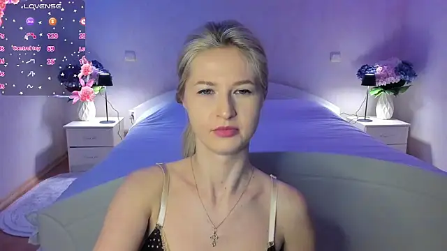Julie_Blaze webcam