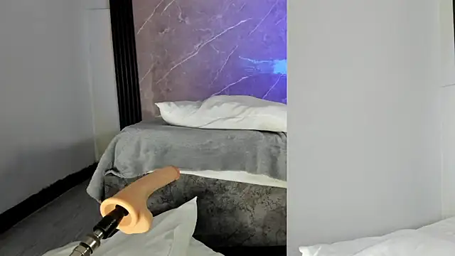 ivonneaniston - Ivonneaniston's free webcam - UK Sex Cams