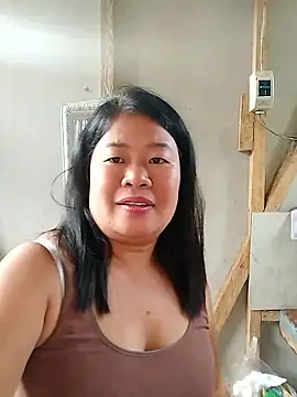 Lovelywoman43 webcam