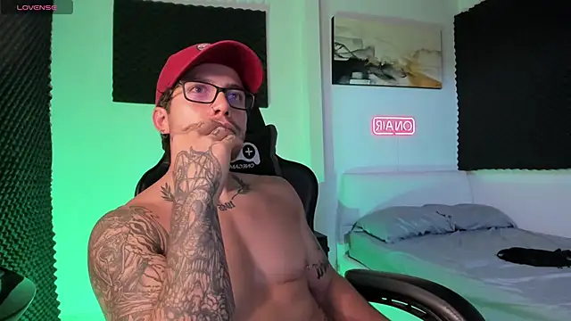 LucianSinclair webcam