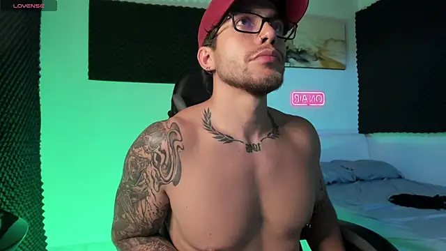 LucianSinclair webcam