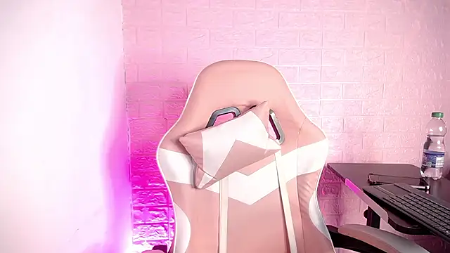 nathaly_rose1126 - Nathaly_Rose1126's free webcam - UK Sex Cams