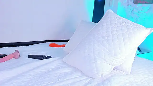 aixa_hill1 - Aixa_hill1's free webcam - UK Sex Cams