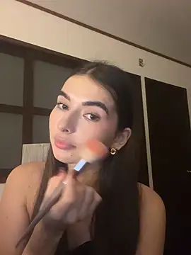 Webcam Model (Coralinee_01)  is live.Free join now!