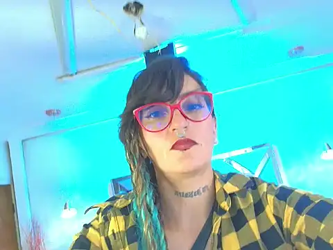 Dark_Dominika webcam