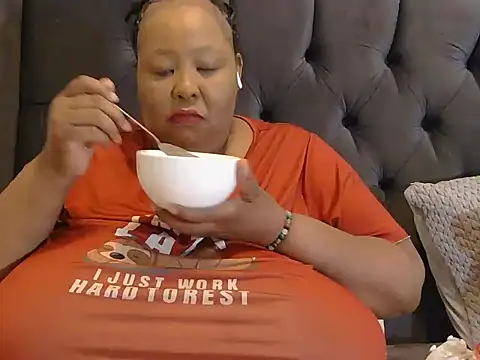 nancy111 (F milf) - make me drip and squirt on my toy