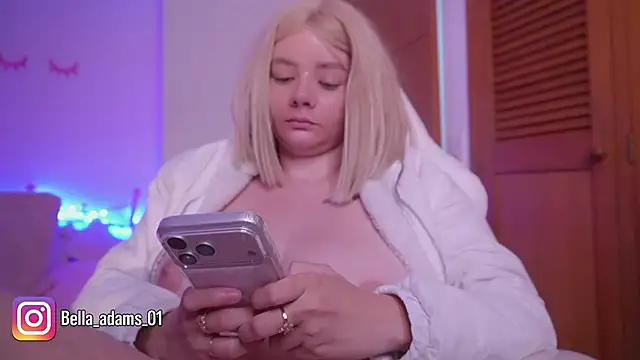 bella_adams_ webcam