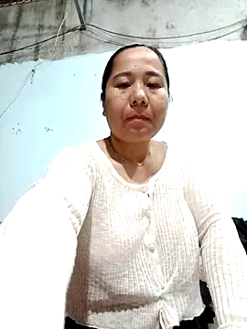 queen-18200 - Queen-18200's free webcam - UK Sex Cams