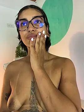 lollabyer - LollaByer's free webcam - UK Sex Cams