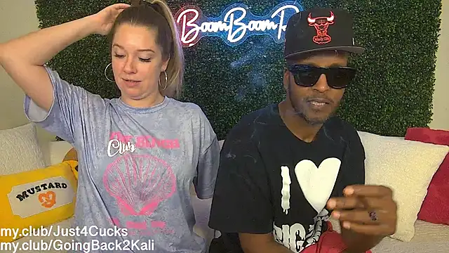 boomboomr00m Live Webcam on Stripchat