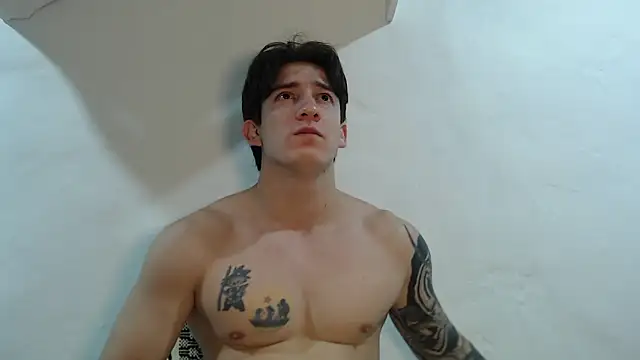 AteneoJr Live Webcam on Stripchat