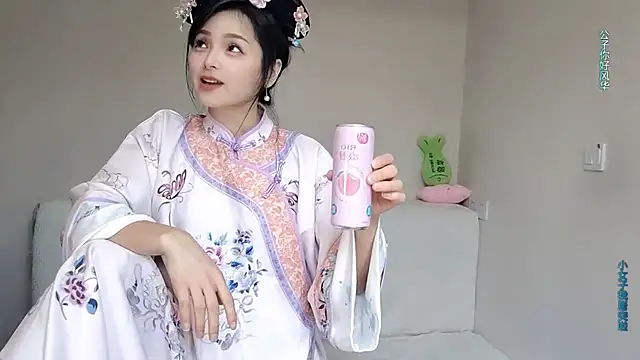 美女-J-o-y-在线直播