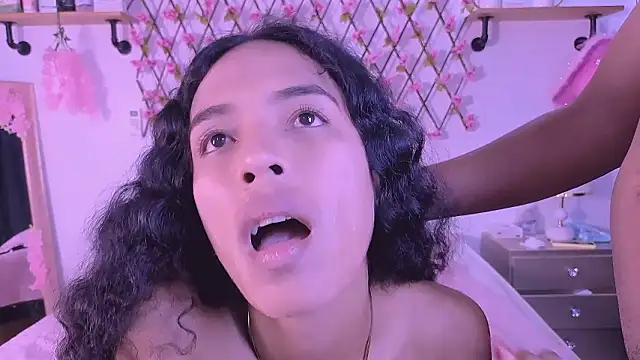 Rachell_Divine webcam