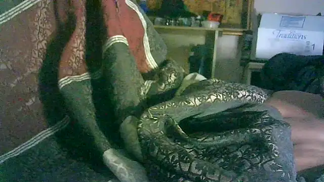 ON3YOULLN3VER_FIR3 webcam