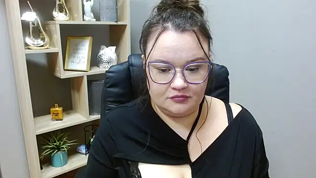 HollyDanceSoul webcam